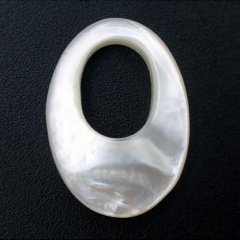 Ovale Form aus Perlmutt - 28 x 20 x 4.2 mm